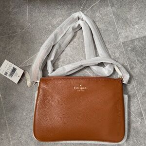 Kate Spade New York  LEILA TRIPLE GUSSET CROSSBODY